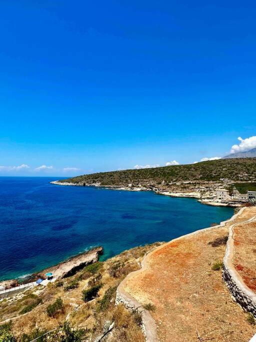 Cliffside Cozy Villa W/ Seaviews Mézapos Kültér fotó